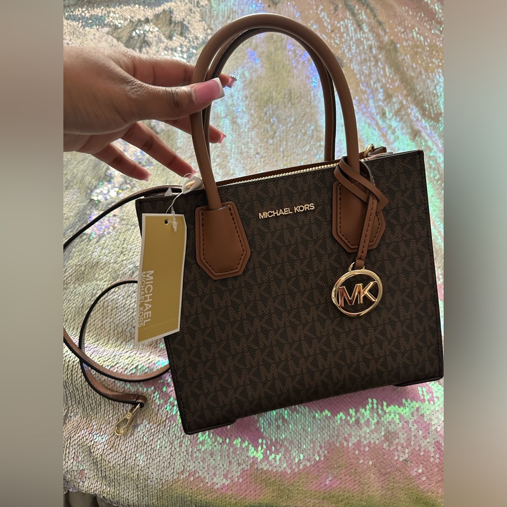 BROWN MICHAEL KORS Mercer Medium Logo and Leather Accordion Crossbody Bag